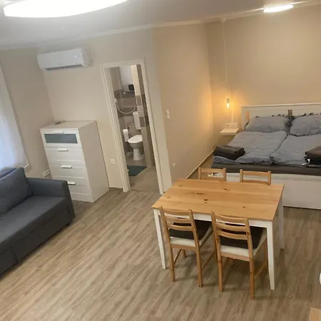 Dunaparti Kucko Apartment Kiskunlacháza